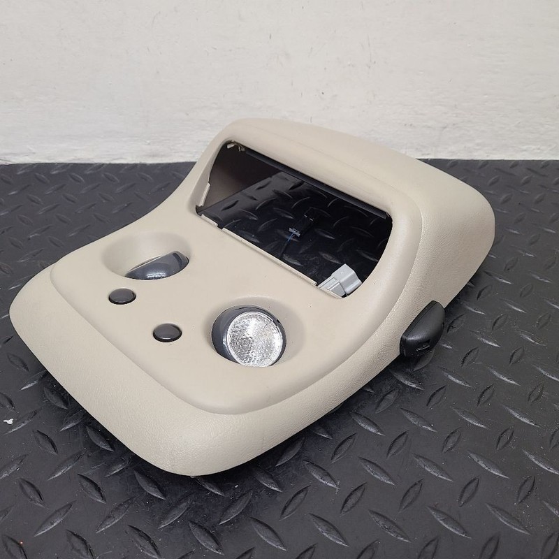 03-06 Chevrolet Tahoe Overhead Console W/O Sunroof Gray OEM 15812241
