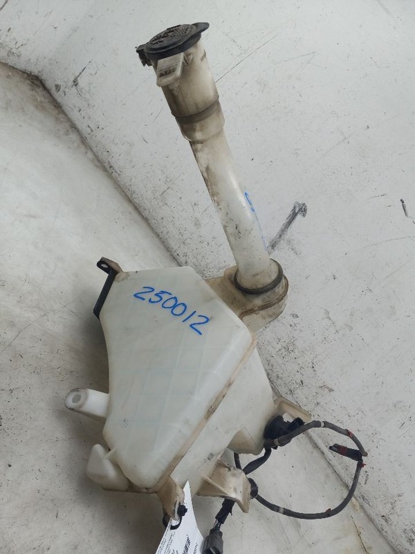 03-09 TOYOTA 4 RUNNER SR5 WINDSHIELD WASHER RESERVOIR US MARKET