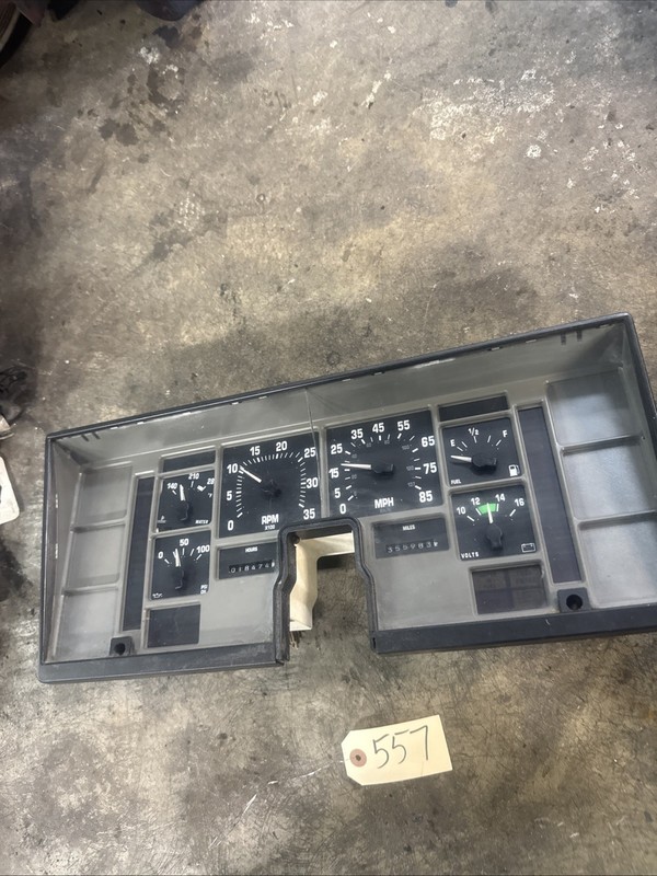 INTERNATIONAL SPEEDOMETER DASH CLUSTER - P/N: 3595124C1