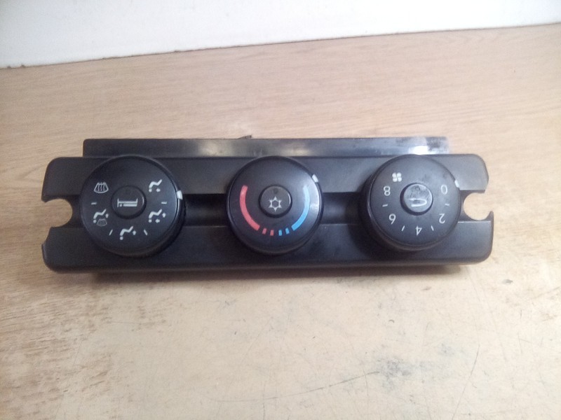 Freightliner Cascadia A22-606545-501 Climate Control "READ DESCRIPTION"