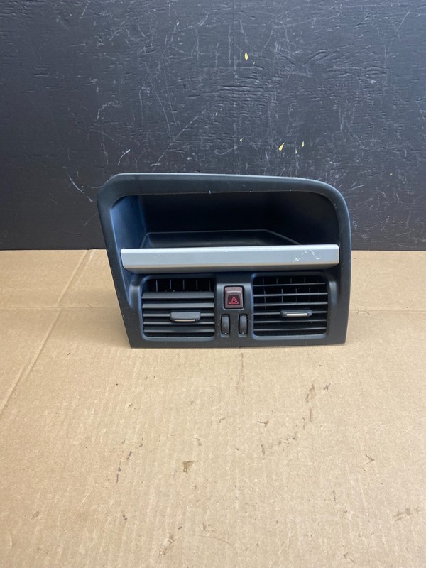 2010 to 2011 Volvo XC60 Center Console Air Vent Bezel Panel TrimOem AB9296 DG