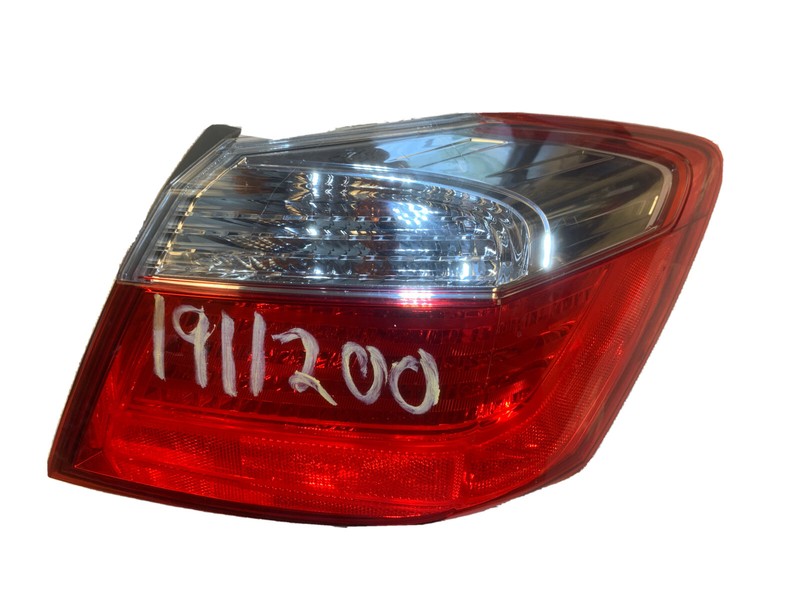 13 15 HONDA ACCORD TAIL LIGHT RIGHT SIDE W/O LED ASSY OEM 33500T2AA01