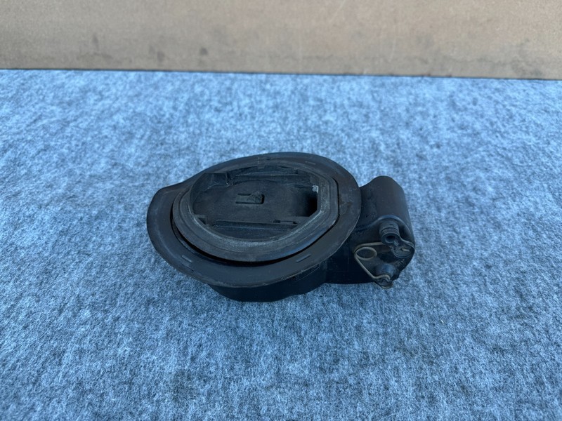 FORD MUSTANG GT 2015-2023 OEM FUEL FILLER GAS DOOR HOUSING FRAME ASSEMBLY