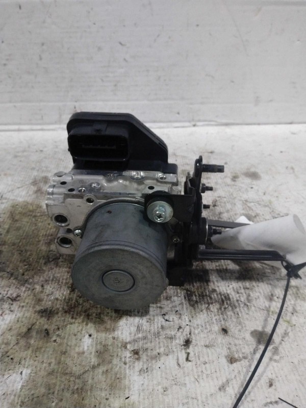 2018 INFINITI Q50 ABS Pump & Motor Assembly 3.0L OEM 149K Miles Grey