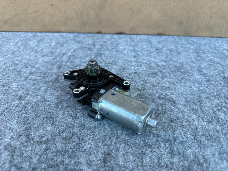 FORD MUSTANG MACH-E 2021-2026 OEM FRONT RIGHT PASSENGER SEAT LIFT MOTOR ASSEMBLY