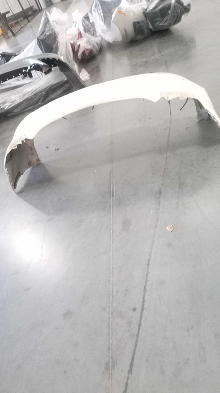 2017 INFINITI Q60 Bumper Assembly White OEM - Broken Clips, 120k Miles