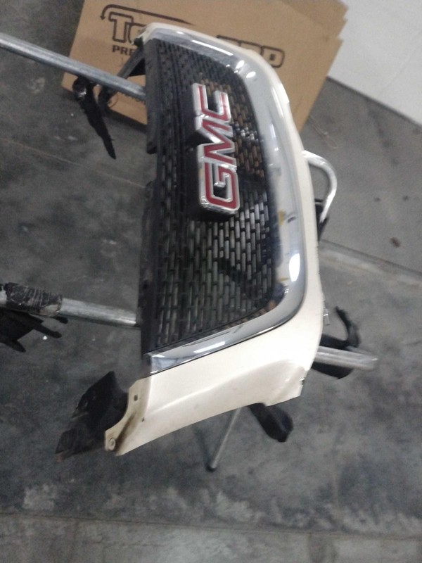 2008 GMC Acadia Grille OEM White 15209577 Used 4DR SUV 134K Miles