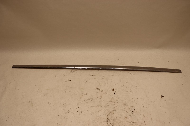 2014-2019 CHEVY SILVERADO 1500 FRONT RIGHT PASSENGER DOOR MOLDING CHROME OEM