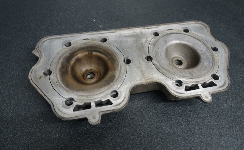Ski-Doo OEM Engine Motor Cylinder Head Dome 420613720 Mach Z 1000 X Mxz Summit