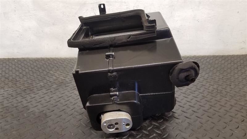 98-99 Nissan Pathfinder A/C AC Evaporator Housing Case Assembly OEM 27280-0W002
