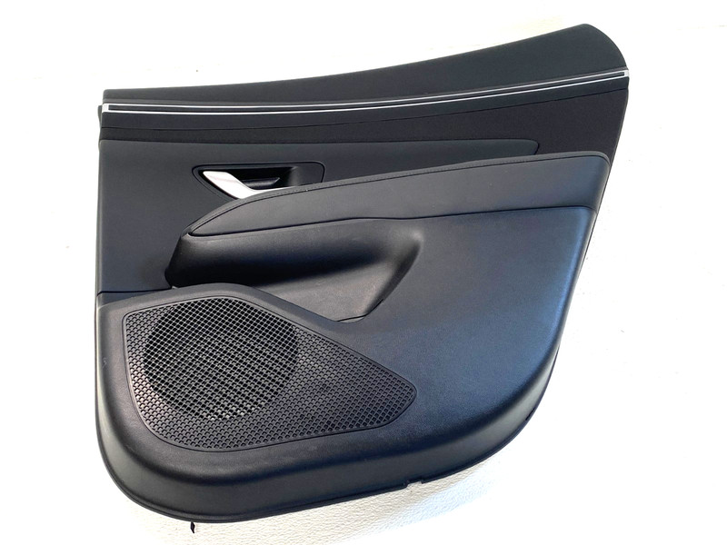 22 23 24 HYUNDAI TUCSON REAR RIGHT SIDE INTERIOR DOOR PANEL OEM #A0.17