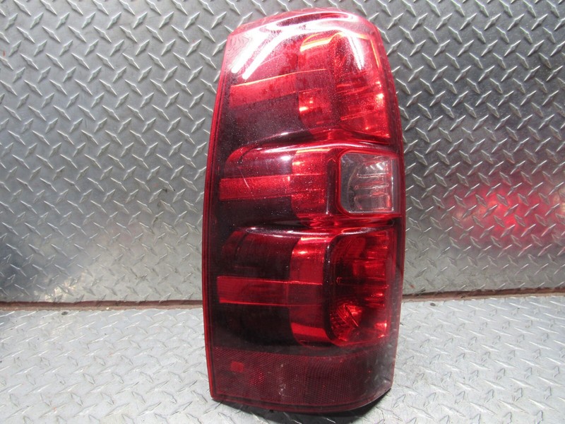 07-13 CHEVROLET AVALANCHE 1500 LEFT REAR DRIVER TAIL LIGHT TAIL LAMP