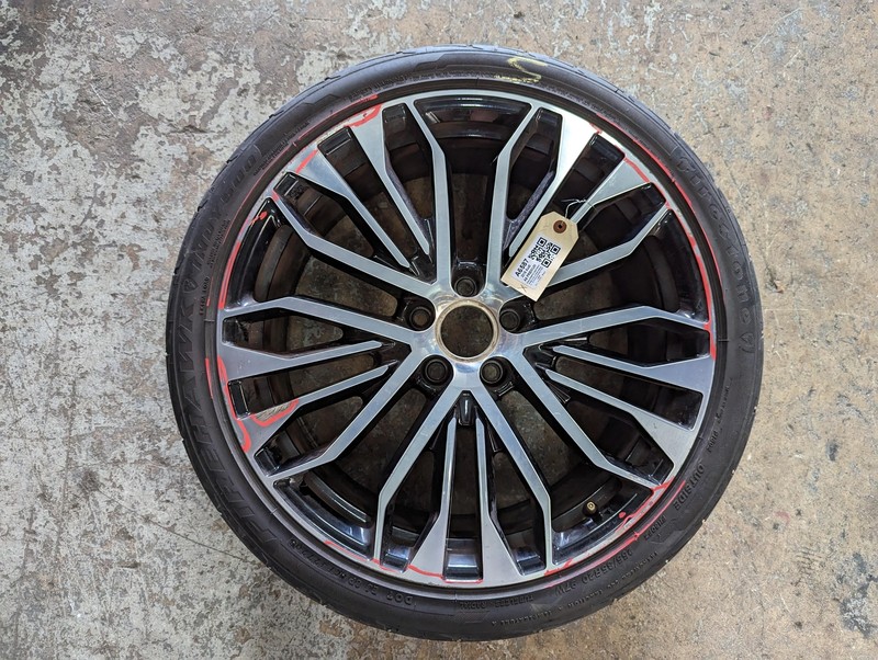 Wheel Rim 20" w/ Tire 255/35 R20 5.3/32 2018 Audi A6 4G0601025CR Х