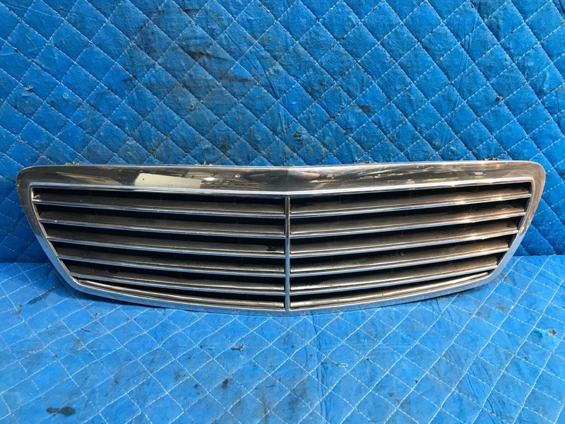 03-06 Mercedes W211 E500 Front Under Hood Radiator Grille Grill Mesh Cover OEM