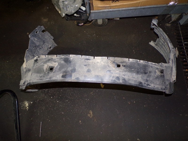 95 3-6L Passenger Wheel Well 1406980230 *FREE SHIPPING*