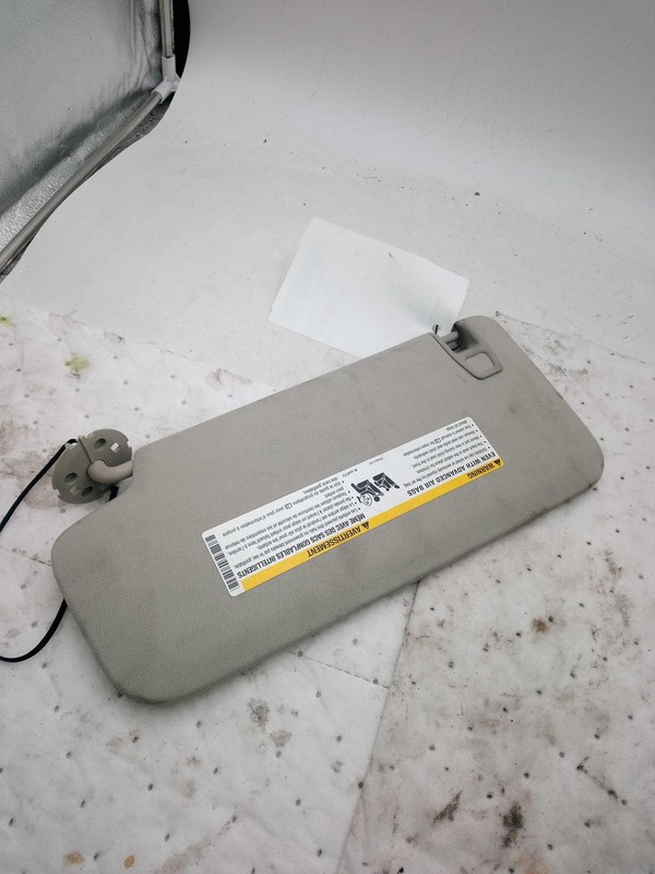 2020 Chevrolet Colorado White Sun Visor OEM Used Part 104K Miles NJ25-26895