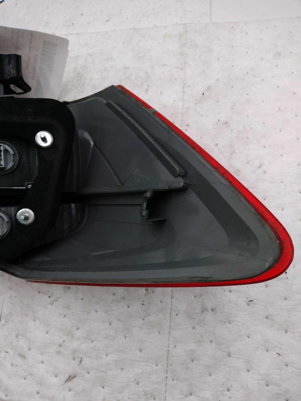 2015 Honda Accord Right Tail Light Assembly Grey Minor Scratches OEM 91611