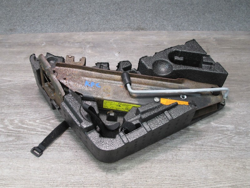 2003-2010 PORSCHE CAYENNE 955 EMERGENCY SPARE TIRE LIFT JACK W FOAM HOLDER
