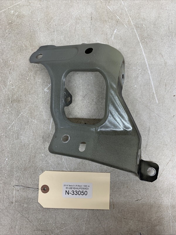 17-22 Tesla Model 3 Front Right Fender Support RH Bracket 1086016-00-D 33050 B75