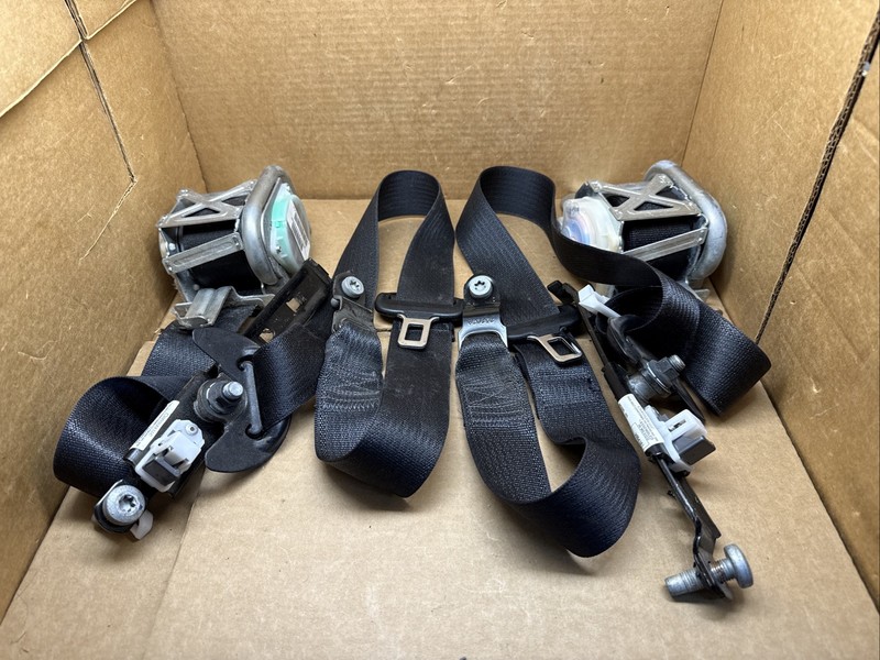 15-19 Dodge Durango Passenger Driver Left Right Seat Belt Seatbelt Retractor Set