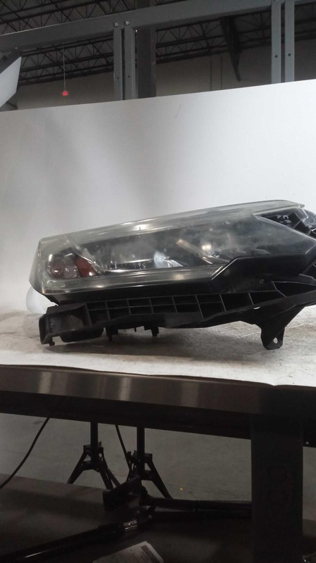 2016 Honda CR-V Right Headlight Assembly Silver Used 626892 205K Miles