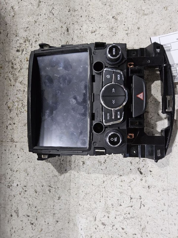 2018 Chevy Cruze 8.0" Screen and Controller Bose Audio Opt UQA ID 42613033