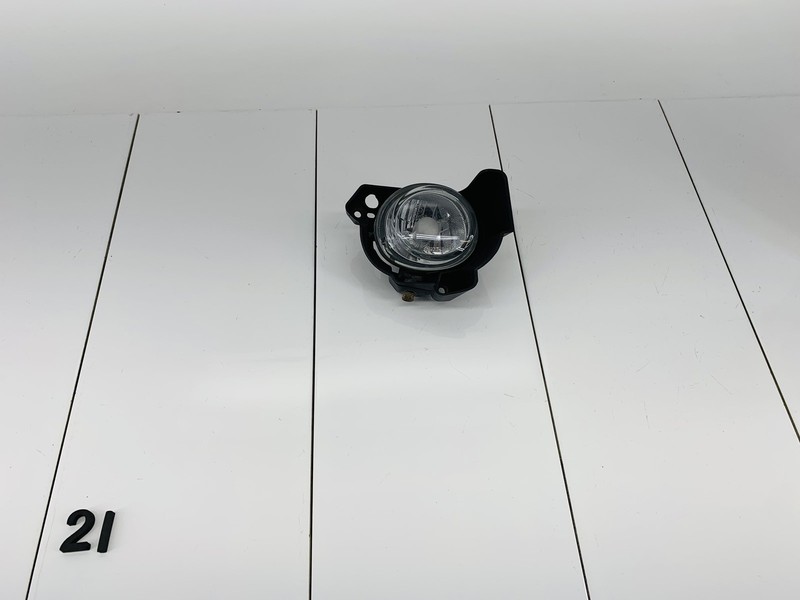 14-16 MAZDA 3 SEDAN FRONT RIGHT PASSENGER SIDE BUMPER FOG LIGHT LAMP OEM