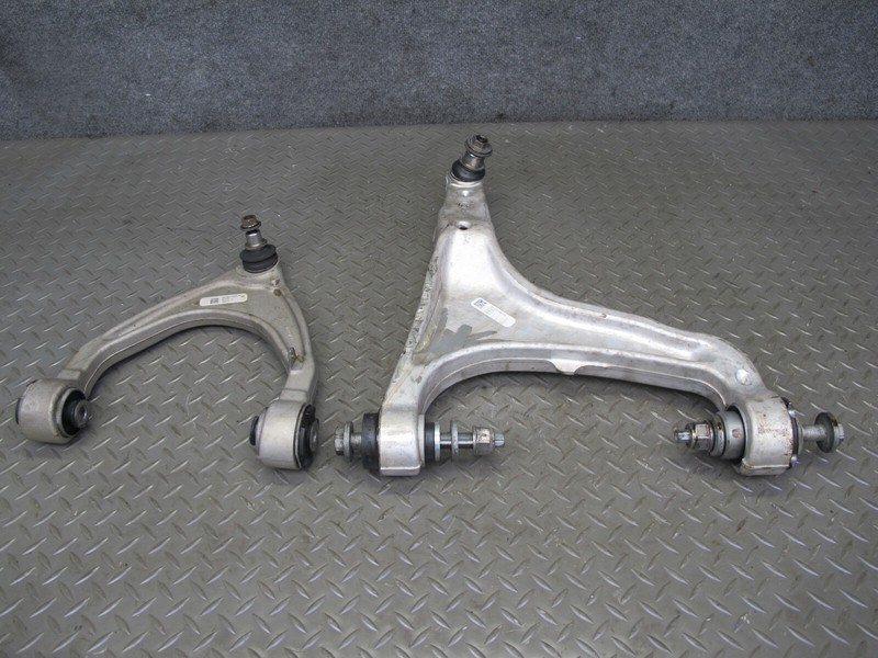 2017-2020 MASERATI LEVANTE M161 FRONT RIGHT UPPER & LOWER CONTROL ARM SET OF 2