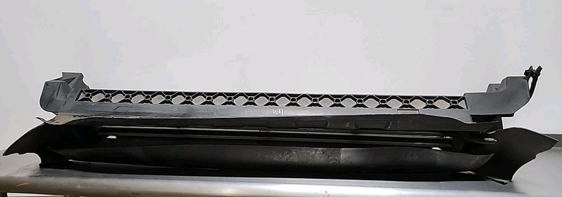 2017 Thru 2020 NISSAN ROGUE 2.5L FRONT BUMPER AIR SHUTTER GRILLE OEM 214214BC0A