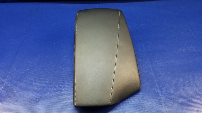 2019-2021 INFINITI QX50 CENTER CONSOLE ARM REST ARMREST LID COVER BLACK # 73570