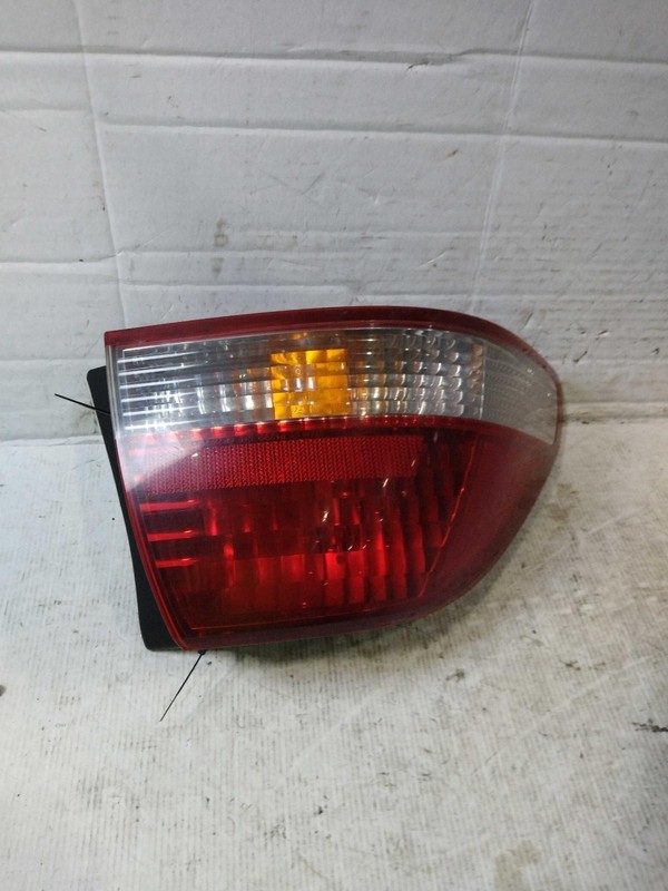 2001-2002 Honda Accord Right Tail Light Assembly White 442599 Used