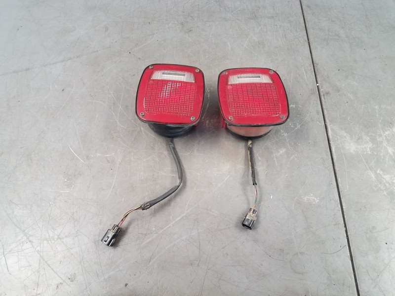 2005 Jeep Wrangler TJ Rubicon 4x4 Tail Light Set #7806 L4