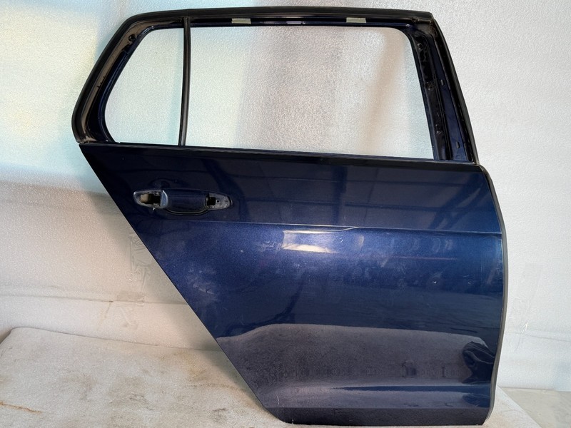 2015 Golf Gti Right Passenger Side Rear Door Assembly Color: Navy Lh5x