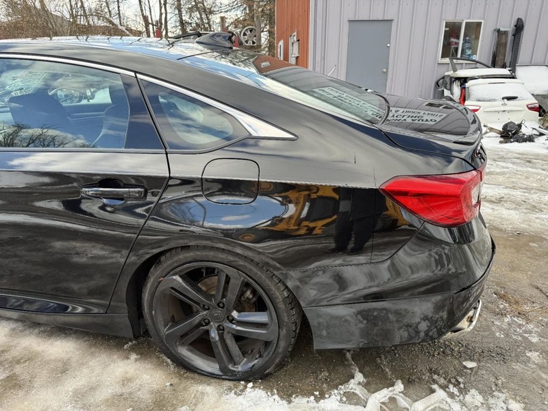 2018-2022 Honda Accord Left Driver Side Quarter Panel Black