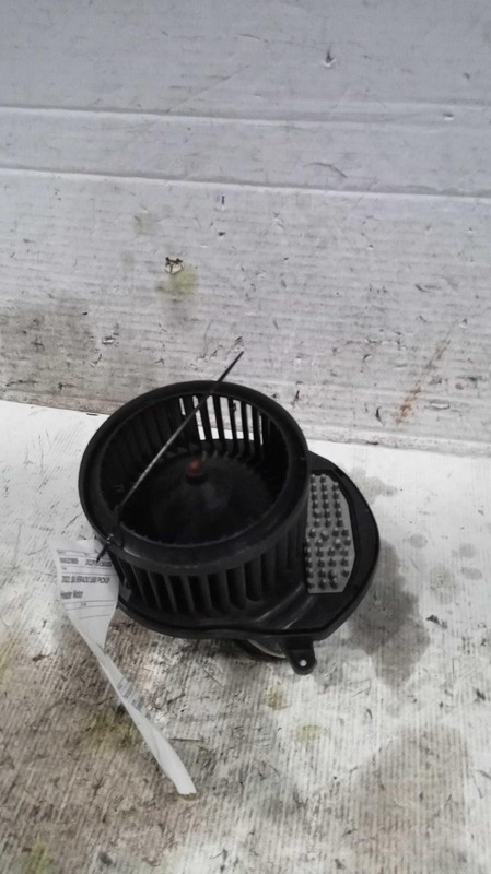 2021 Chevrolet Silverado 1500 HVAC Blower Motor OEM 84861776 Used 80K Miles
