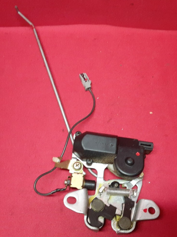 1992 1993 Lexus ES300 Trunk Deck Lid Latch Lock Actuator 64600-33030
