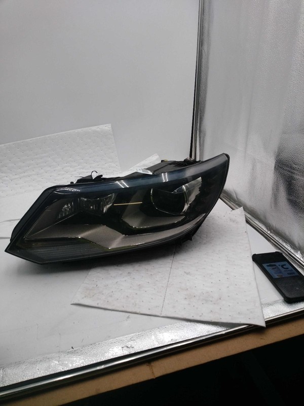 2012 Volkswagen Tiguan Left Headlight Assembly Red OEM 542549 Used 180K Miles