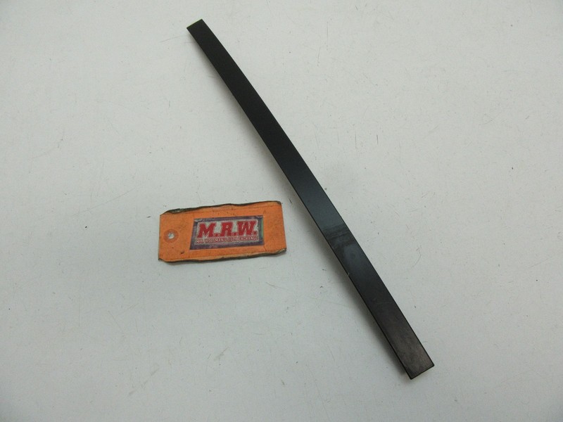 REAR DOOR GLASS WINDOW TRACK MOLDING RUN METAL SEAL VENT GLASS TRIM PASSENGER RR