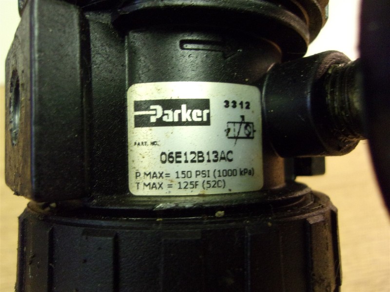 Parker 06E12B13AC Pressure Regulator *FREE SHIPPING*