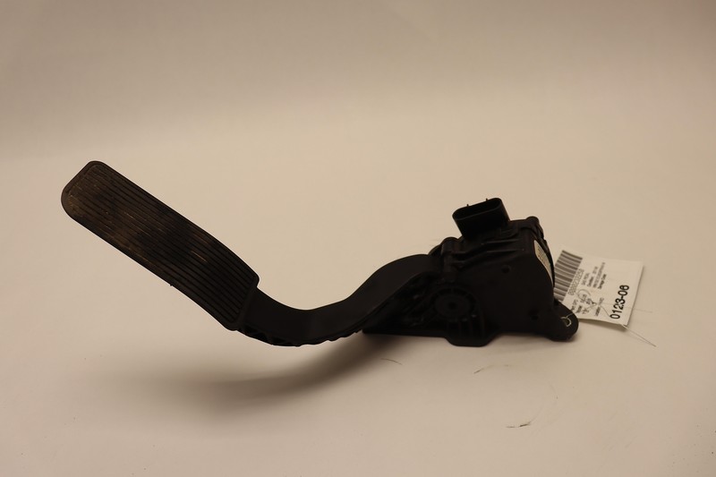 2012-2019 CHEVY SILVERADO 2500 FLOOR GAS THROTTLE ACCELERATOR PEDAL SENSOR OEM