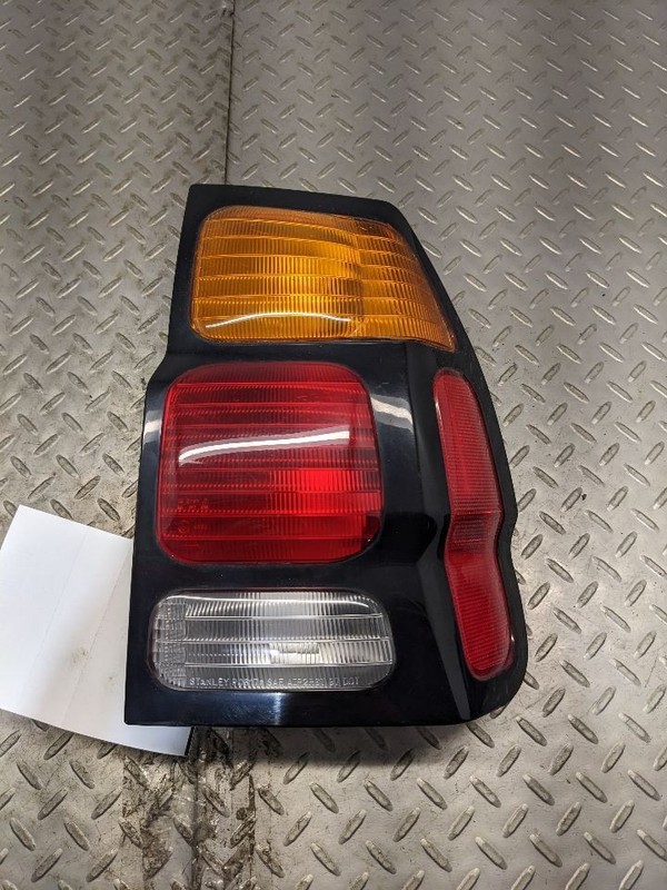 Passenger Right Tail Light Fits 98-00 MONTERO 1162910