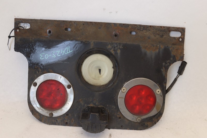 2008-2017 FREIGHTLINER CASCADIA 125 BACK TAIL LIGHT TURN SIGNAL STOP LAMP OEM