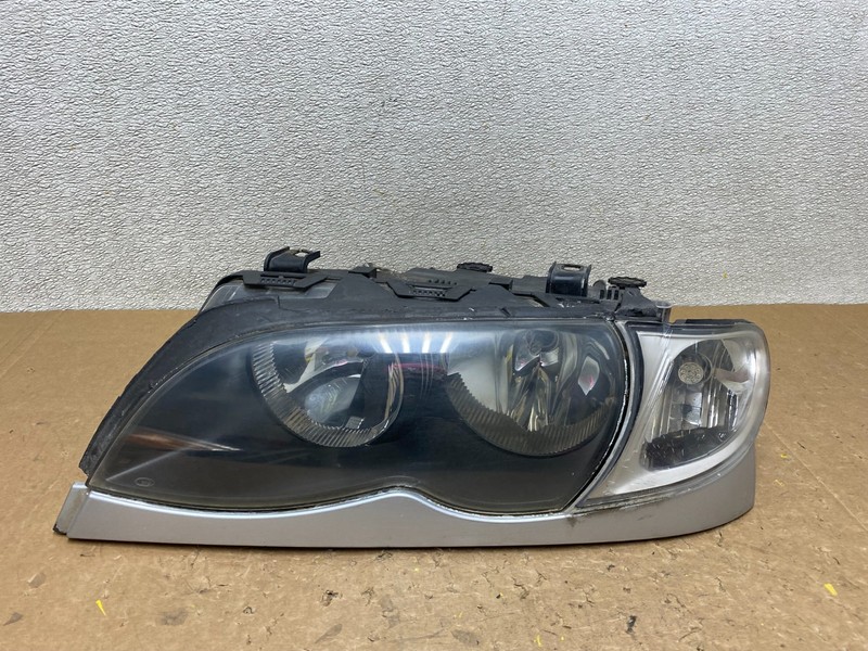 2002 to 2005 BMW 3 E46 Sedan Left Driver LH Halogen OEM Headlight V6063 DW