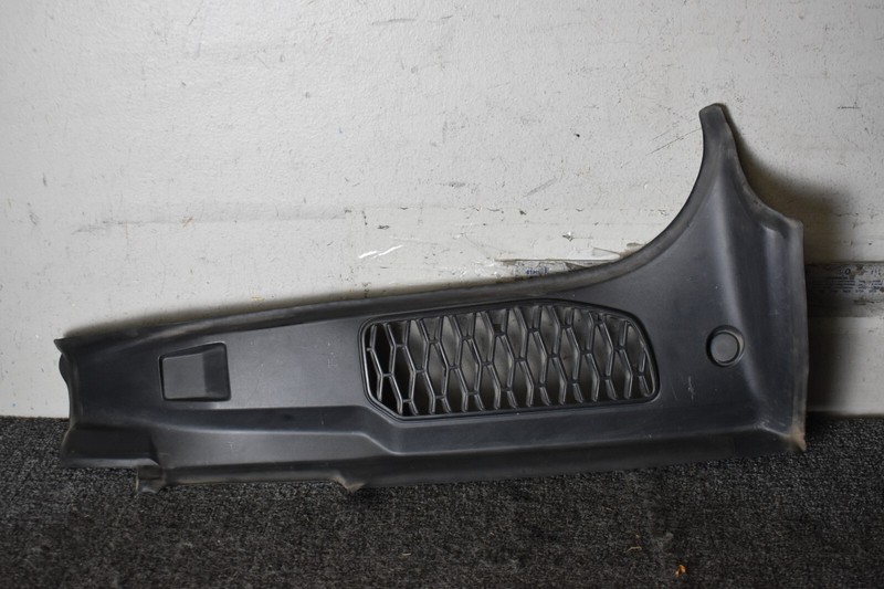 2019 Land Rover Discovery 5 Other trunk boot trim HY3244249A