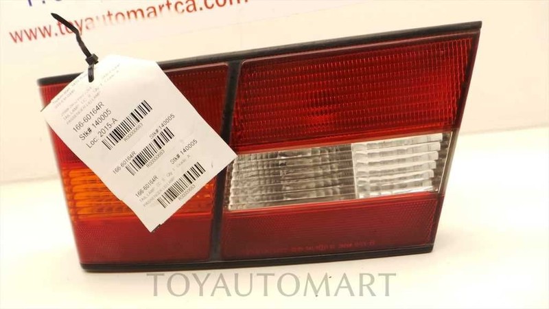00 01 LEXUS ES300 PASSENGER RIGHT TAIL LIGHT LID MOUNTED