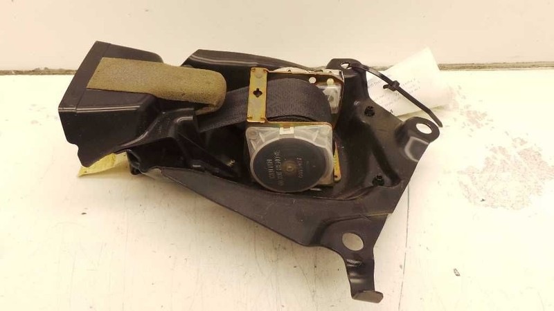 2004 TOYOTA RAV4 REAR CENTER MOUNTED SEAT BELT ASSEMBLY