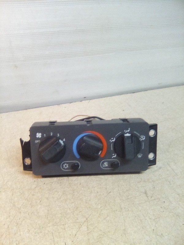 2015 OEM Mack CXU613 Climate Control 29RD324AM "BROKEN CORNER"