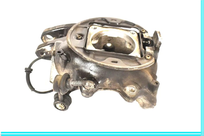 06-10 Maserati Quattroporte M139 Rear Right Side Spindle Knuckle Hub OEM