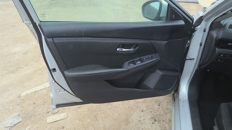 Front Door Trim Panel NISSAN SENTRA Left 23 24 25 22 21 20
