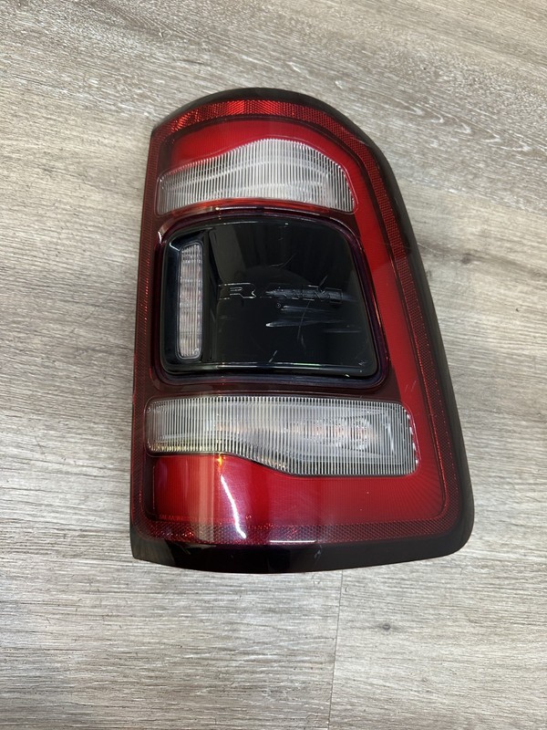 2019-24 DODGE RAM RH LED TAIL LIGHT ASSY OEM PART # 68262532AH